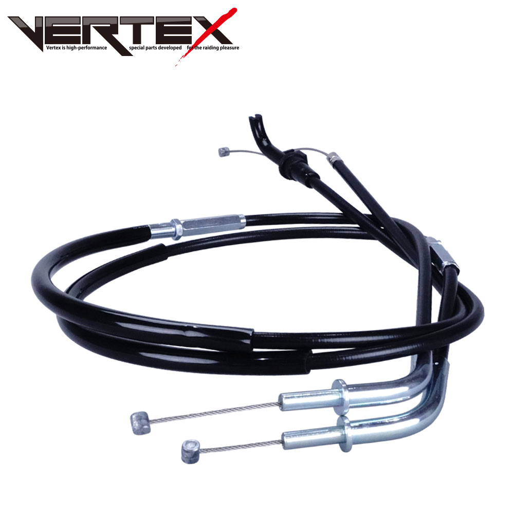 商品内容 商品名 Vertex エリミネーター400(89〜/LX) BKスロットルワイヤー 30cmロング メーカー Vertex(バーテックス) 適合車種 車種：エリミネーター400(89〜/LX)　用 内容 ◆ブラック スロットルワイヤー(引き戻し2本) 30cmロング×1 ワイヤーアウター：ブラックラバーアウター ワイヤー長：純正長より、 30cmロング 【ご注意】 ノーマル仕様車に対応しています。 キャブレターやスロットルホルダー等を変更されている場合はお取り付けできません。 特徴 ◆インナーワイヤーには、高密度複ヨリ仕上によるステンレスワイヤーを採用◆アウター内側にはテフロンチューブを採用。伸びが少なくスムーズな動き！◆タイコとワイヤーをダイキャスト接合により引張強度250kgにも耐える接合力を実現◆安心の日本国内工場生産 配送方法 佐川急便のみ対応しております。一部離島等はこちらの都合で日本郵便で発送する場合も御座います。 ご注意 人気商品に付き稀に在庫を切らす事があります。お急ぎの方は必ず質問欄から在庫の確認をお願いします。お使いのPCや携帯電話などの環境により画像の商品と若干の色目が異なる事があります。ご了承ください。 エリミネーター400 (89-/LX) スロットルワイヤー アクセルワイヤー 30cmロング ブラックエリミネーター400 (89-/LX) スロットルワイヤー アクセルワイヤー 30cmロング ブラックエリミネーター400 (89-/LX) スロットルワイヤー アクセルワイヤー 30cmロング ブラックエリミネーター400 (89-/LX) スロットルワイヤー アクセルワイヤー 30cmロング ブラック