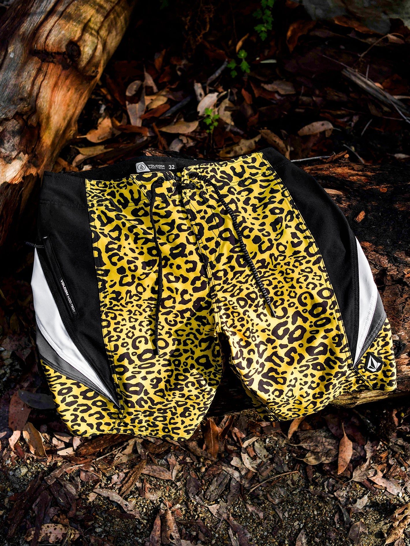 【楽天イーグルス感謝祭期間はP10倍！】【OUTLET】ボルコム Surf Vitals Jack Robinson Mod-Tech Trunks - Lemon 全1色 26/27/28/29/30/31/32/33/34/36/38/40/42