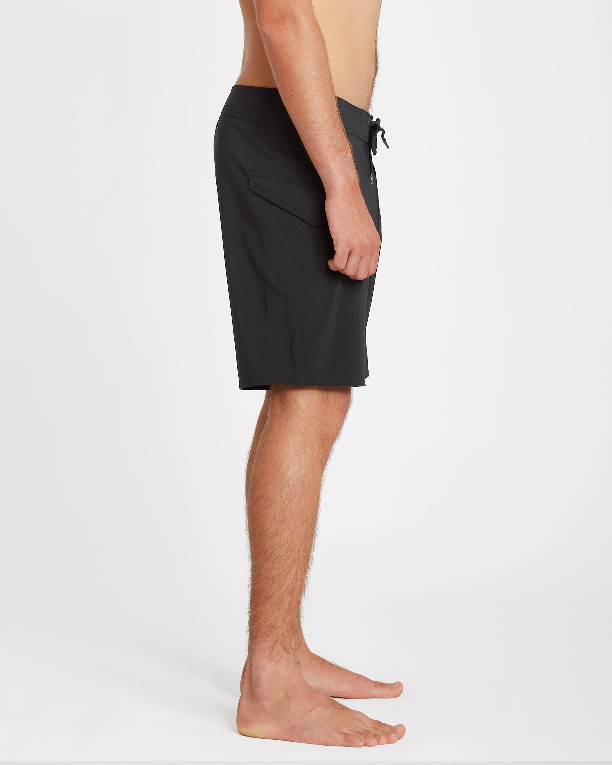 ボルコム Lido Solid Mod 18" Boardshort - BLACK 全1色 26/27/28/29/30/31/32/33/34/36/38/40/42