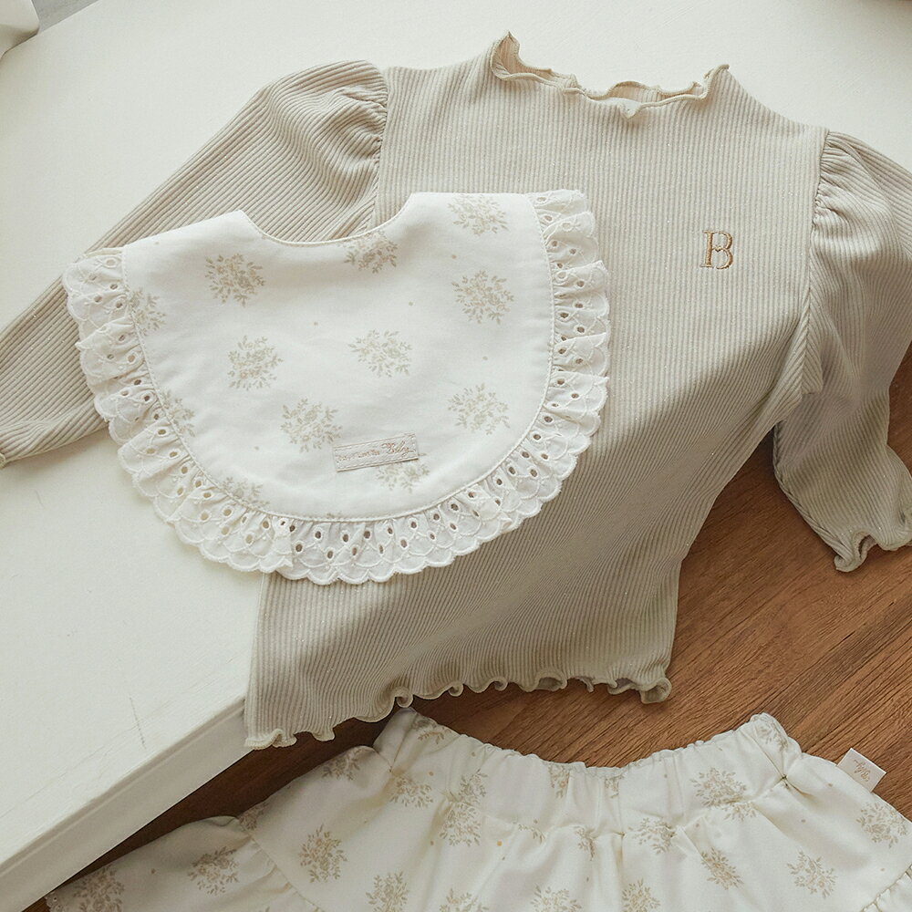 BILY Marissa Frilled Bib 女の子 ベビービブ キルティング生地 リバーシブル仕様 全1色