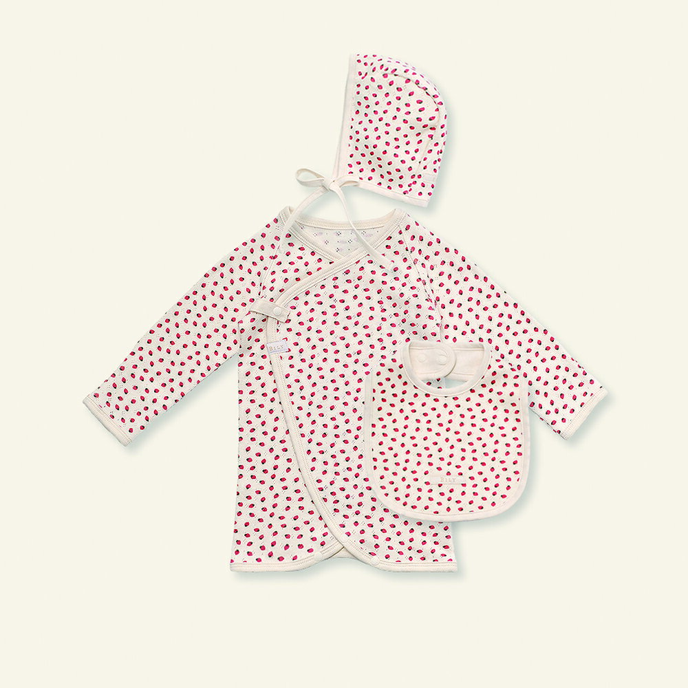 BILY Fraisier 3-Piece Set 新生児向け 3点セット 新生児スーツ スタイ ボンネット コットン100% いちご柄 全1色