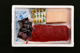 火の国 熊本の名産！馬刺しギフトセットB（赤身150g、タテガミ100g）馬肉 さくらにく 桜肉 肥後 馬肉 赤身 タテガミ 産地直送 お取り寄せ 精肉 焼肉 JSファーム 食材 つまみ おかず ギフト プレゼント 贈り物 お中元 お歳暮 内祝い