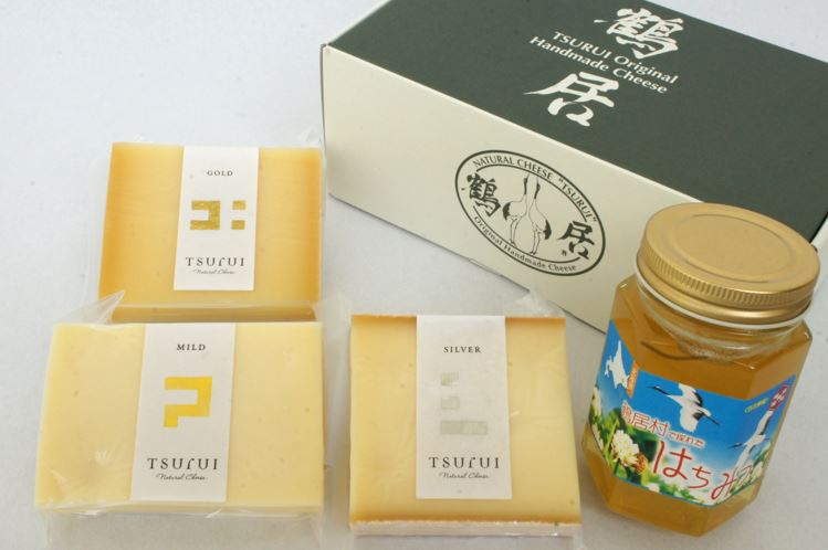 乳製品工房 鶴居村酪楽館鶴居チーズ・はちみつセット【送料込み】ゴールドラベル100g,シルバーラベル100g,マイルドラベル100g,はちみつ180g