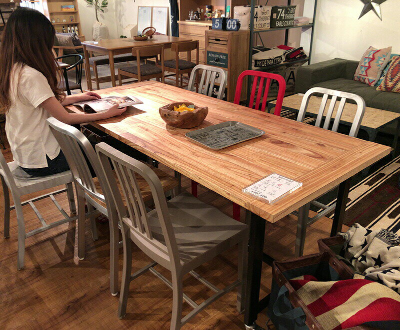 ダイニングテーブル GUY-672 キャスター付き ダイニング 机 食卓 リビングテーブル モダン デザイナーズ おしゃれ 北欧 かわいい アメリカン 北欧 ビンテージ アンティーク 天然木 ナチュラル カフェテーブル 木製 チェア ラグ 2人用 4人用 6人用 ナチュラル