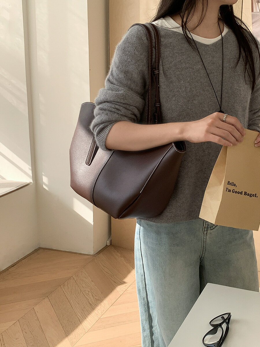 ハンドバッグ ショルダーバッグ 大型バッグ