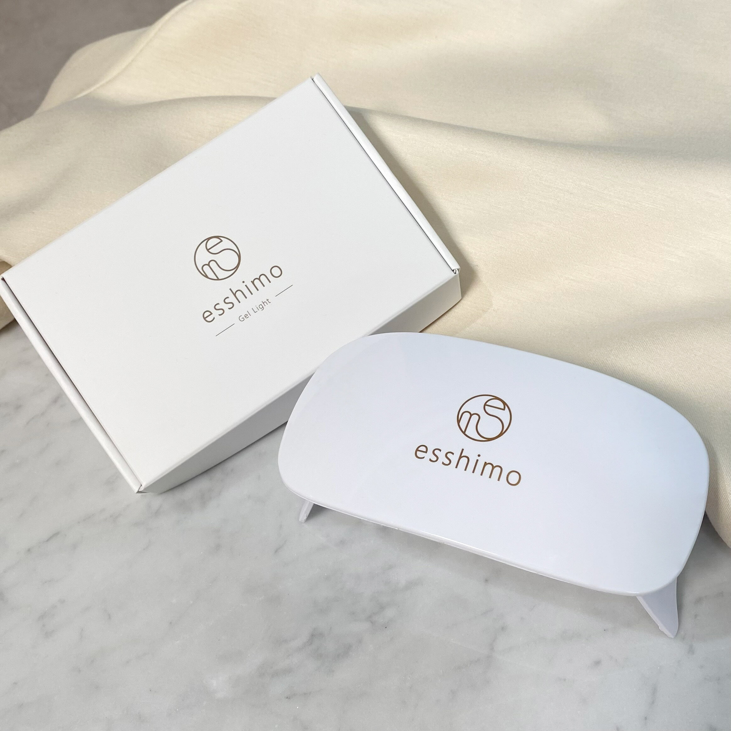 esshimoエッシーモ　ジェルライト　ジェルネイルライト