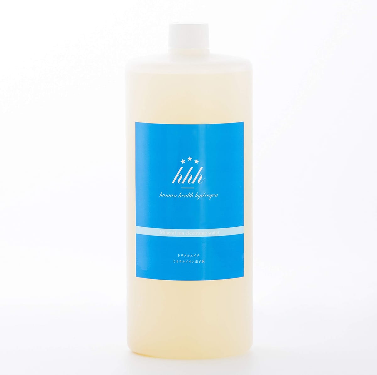 ・高密度電子水使用・70種類以上のミネラル配合・体内の酵素に作用 電子リッチな水を飲むことによって、人間のエネルギー源となる細胞内の ミトコンドリアの活性源として作用し健康にとても良い効果をもたらします。 銅、鉄、亜鉛、カルシウム、カリウムなど人体の健康維持に不可欠のミネラルを、 電子リッチな水素水に溶かして、イオン化したものが「ミネラルイオン電子水」です。 【水素水と高密度電子水との違い】 ・水素水は1リットルに1.6ppm（＝1.6mg）しか水の中に水素を入れることが出来ません。 　水素水を100リットルや200リットルほど飲めば少しは健康に寄与する事が出来ますが、 　現実問題大量の水分を摂ることが難しいでしょう。 ・巷の水素水とは、お水の中に水素の気体を圧力をかけてお水の中に押し込めて、 　アルミパック容器やペットボトルに入れていますが、原子が小さい水素は容器から飛び出てしまいます。 　ミネラルイオン電子水は長年の研究開発によって、電子いっぱいの高密度電子機能水の中に 　70種類以上のミネラルをイオン化させものを詰め込んだものがミネラルイオン電子水です。 【お召し上がり方】 ■ミネラルイオン電子水を振る ■希釈する　（50-100倍） ・500mlのペットボトルのお水（水道水）に、ミネラルイオン電子水の原液を5～15mlを加えてよく混ぜます。 ■希釈したものを「1日あたり1～2リットル」を目安にお召し上がり下さいませ。