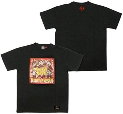 MAN WITH A MISSION（マンウィズアミッション）2021年発売の3連続でリリースしたデジタルシングルのジャケットをTシャツに落とし込んだTシャツです。バックはそれぞれのイメージカラーのロゴをプリント！！全てのアイテムにオリジナルネームやサイズタグなど豪華な仕上がりになっております！！お気に入りの曲を身につけよう！！【Mサイズ】着丈:約70cm　身幅:約52cm　袖丈:約20cm/【Lサイズ】着丈:約74cm　身幅:約55cm　袖丈:約22cm/【XLサイズ】着丈:約78cm　身幅:約58cm　袖丈:約24cm/素材：綿100%現在入手困難なアイテムをアマゾンにて販売！カッコよくてファンの心を鷲づかみ！ガウラーなら持っておかないとヤバい。ライブやプライベートに大活躍できるアイテムでございます！他、マンウィズグッズ大絶賛発売中。 MAN WITH A MISSION（マンウィズアミッション） 日本の5人組ロックバンド、所属レーベルはソニー・ミュージックレコーズ、所属芸能事務所はeggman Co.,Ltd. 頭はオオカミ、身体は人間という外見の究極の生命体5人で構成されるという設定 バンド名は英語で「使命を持った男」という意味で、略称は「MWAM」や「マンウィズ」 メンバーはボーカル担当のリーダー「Tokyo Tanaka」、ギター、ボーカル、ラップ、作詞、作曲担当「Jean-Ken Johnny」、ベース、コーラス、作詞、作曲担当「Kamikaze Boy」、DJ、サンプリング、作曲担当「DJ Santa Monica」、ドラムス担当「Spear Rib」 2011年からメジャーデビューした「マンウィズ」、中毒性のある音楽でヒット曲を連発！日本だけでなく海外でも多くのファンに支持されている。