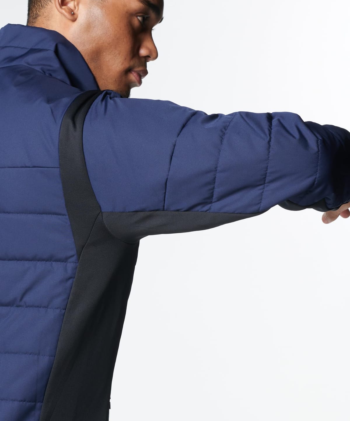 美的生活ヘルシーライフ本店のUNDER ARMOUR(アンダーアーマー) ウーブンアウターUAウォーム ジャケットメンズ｜アングル2