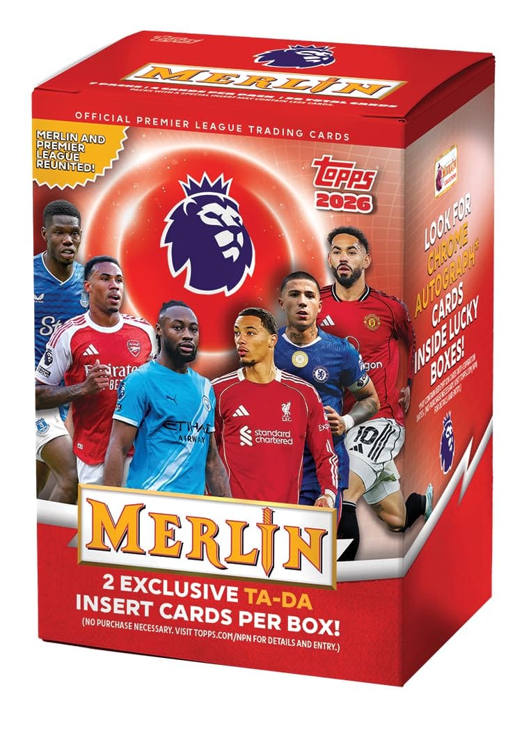 4 cards per pack 7 packs per box MERLINとプレミアリーグが再び融合！ サッカーの伝統と豊かな想像力が交差する世界へようこそ。 Merlin Premier League 2026 が、その唯一無二のアイデンティティとともにホビーへ帰ってきます。 90年代のノスタルジー、鮮やかなChrome仕上げ、そして魔法をテーマにしたデザインを融合した本作は、サッカーの過去・現在・未来を独創的なアートスタイルで表現します。 ルーキーからベテランまでを収録したダイナミックなベースセットには、プレミアリーグを彩る幅広い才能が集結。