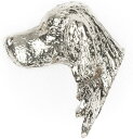 イギリスで50年以上の歴史と伝統を持つメーカー オールデン・アーツで造られている 精巧で重厚感・高級感のある金属製（合金製・アンティークシルバー調仕上げ）ドッグ ラペルピン（ピンブローチ、ピンバッジ）です。 犬種の特徴を忠実に 毛並みも緻密...