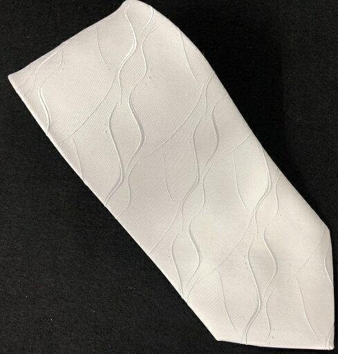 定番のシルバー色ネクタイ(柄の指定は、できません。)_法事用に最適;素材,シルク100%・サイズ=全長142cm;幅8.8cm【日本製】 定番のシルバー色ネクタイ(柄の指定は、できません。)_法事用に最適;素材,シルク100%・サイズ=全長142cm;幅8.8cm【日本製】