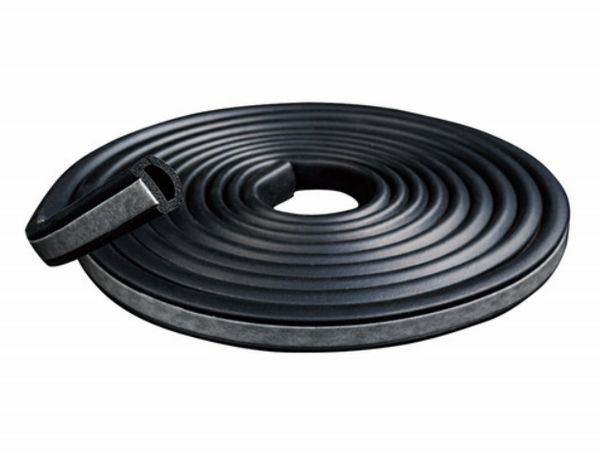 ネコポス可●エーモン工業 8351風切り音防止モール(ボンネット）