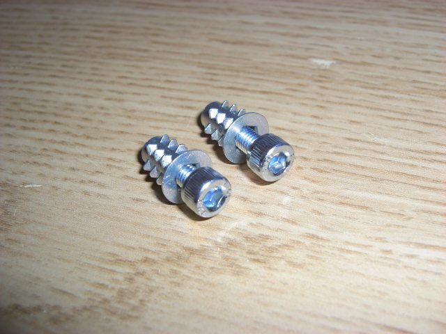 ネコポス可●M5×13mm鬼目ナット＆ユニクロ6角穴付きボルト8セット入り