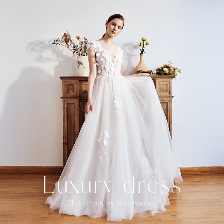 ウエディングドレス ウェディングドレス スレンダーライン イリュージョンネック ファスナー 刺繍 チュール ホワイト 前撮り 後撮り 披露宴 結婚式 演奏会 海外挙式 ドレス プレミアムドレス 高級 リゾート 【ur76】