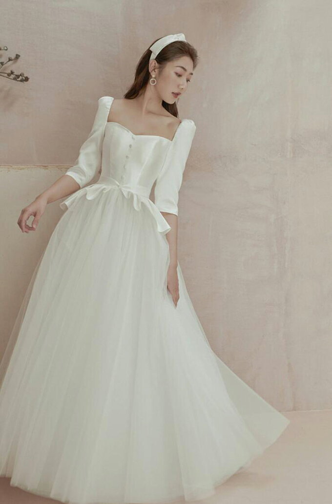 〈P5倍＋500円クーポンあり〉在庫限り販売 ウエディングドレス 韓国風 Wedding Dress ウェディング ドレス 袖あり【オーダーメイドも可能】床付きタイプ ファスナータイプ・編み上げタイプ 前撮り 撮影 結婚式 海外挙式【wd477ls】 2