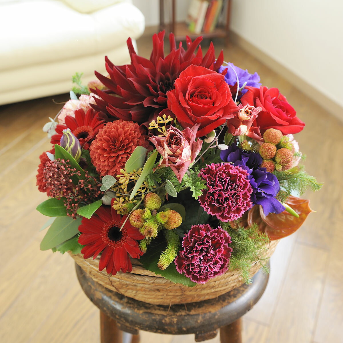 【送料無料】アレンジメントフラワー　Round Basket（赤系）デザイナーズフラワー お祝い お花 生花 カ..