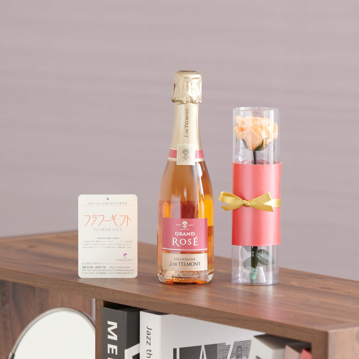 【送料無料】花とギフトのセット　シャンパンとプリザーブドフラワー（ロゼシャンパン/ハーフボトル）..