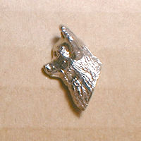 ＜チワワロング＞ピンブローチ