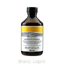 ▼ ブランドTOPはこちらから [ ブランド ] ダヴィネス DAVINES [ 用途／種別 ] シャンプー [ 商品区分 ] 化粧品 [ 商品説明 ] ・乾燥やパサつきが気になる髪に美しいツヤとハリを与えるシャンプー ・パサつく髪をしっとり落ちつかせて、枝毛・切れ毛を防ぎます [ 注意事項 ] 流通の都合上、商品本体にございます流通管理コードの表記箇所を一部加工または削除しております。 複数のパッケージがあり、予告なく変更される場合もございます。その際のパッケージのご指定はお受けしておりません。 [ 使用方法 ] 髪をよく濡らしてから適量を手に取り、頭皮を指の腹を使ってしっかりマッサージしながら洗います。その後よくすすぎます。 ダヴィネス ナチュラルテック シャンプー N 母の日 贈り物 ギフト プレゼント [ 広告文責 ]株式会社エムアンドディ TEL:0120-770-884