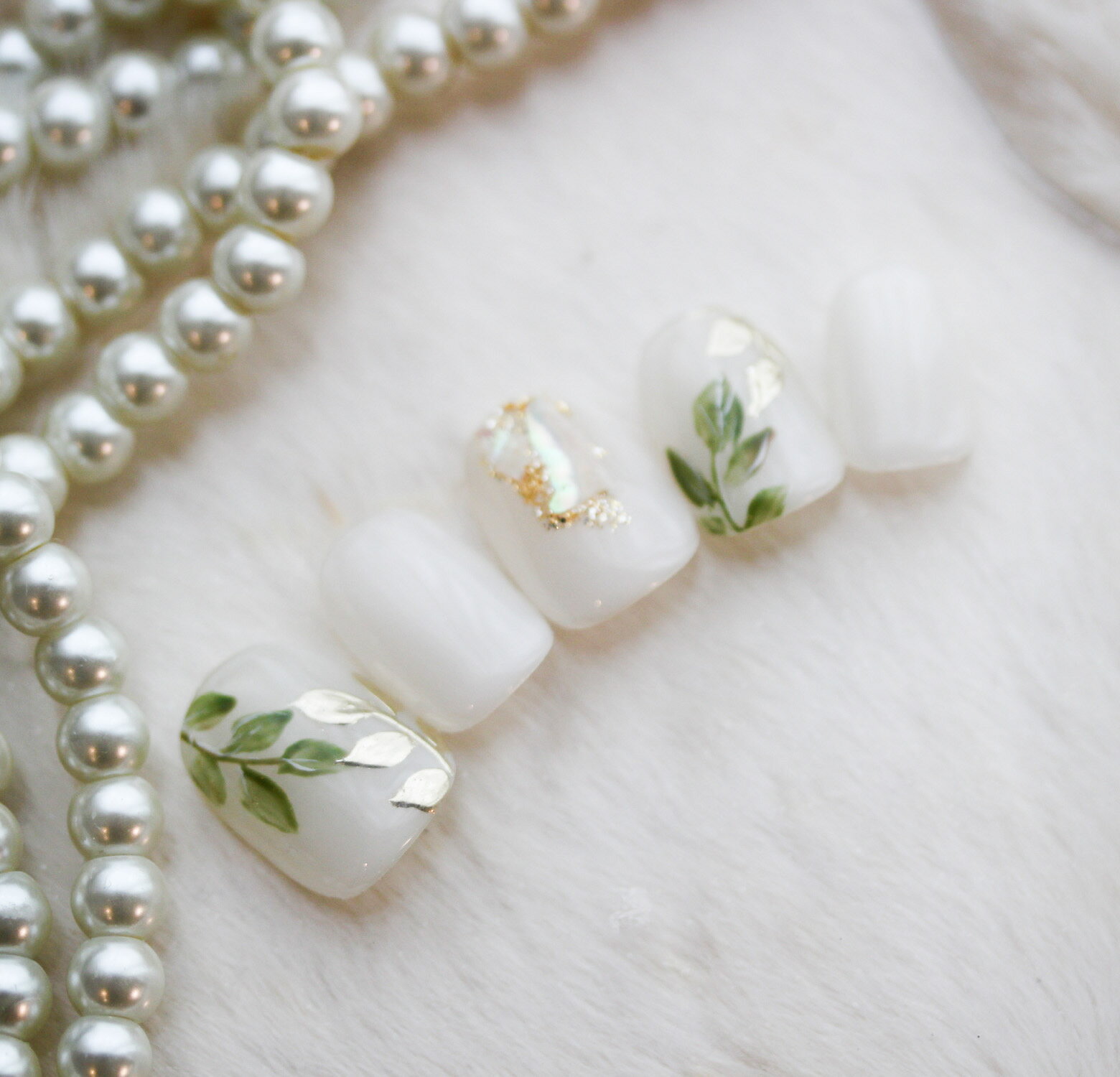 【送料無料】【フリーサイズ16枚入り・両面テープ・ヤスリ付き】★ネイルチップ★　当店オリジナルハンド..