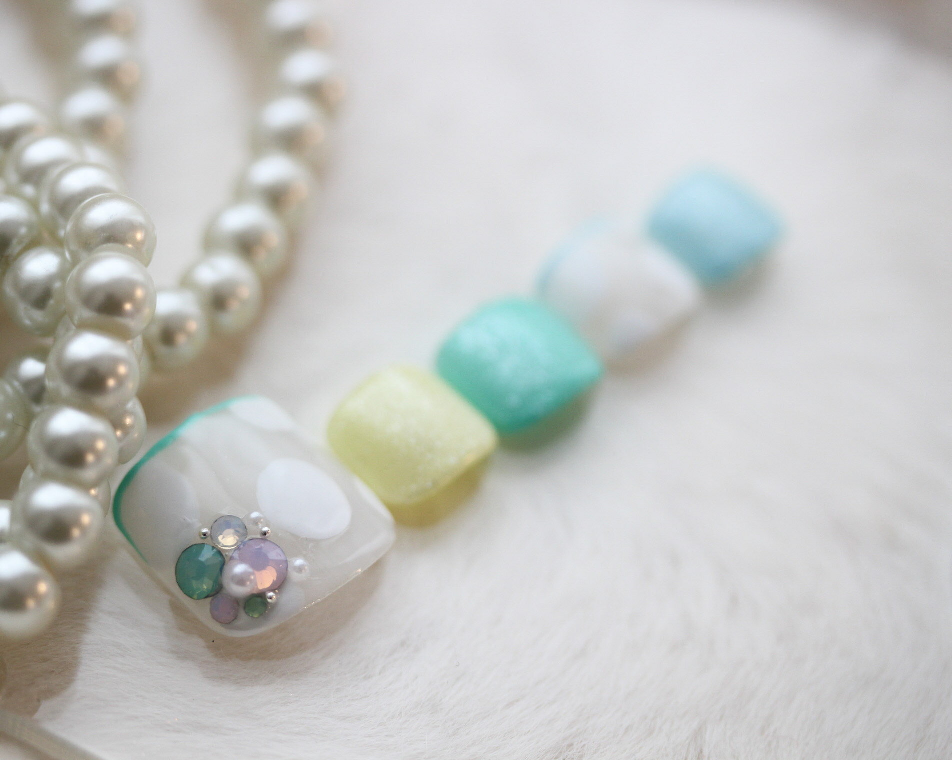 For Toenails - 【送料無料】フットネイルチップ【14枚入り・両面テープ・ヤスリ付き】★ネイルチップ★　当店オリジナルハンドメイド　ドットネイル | ネイル、つけ爪、ジェルネイル、アクセサリー、NailTip ペディキュア