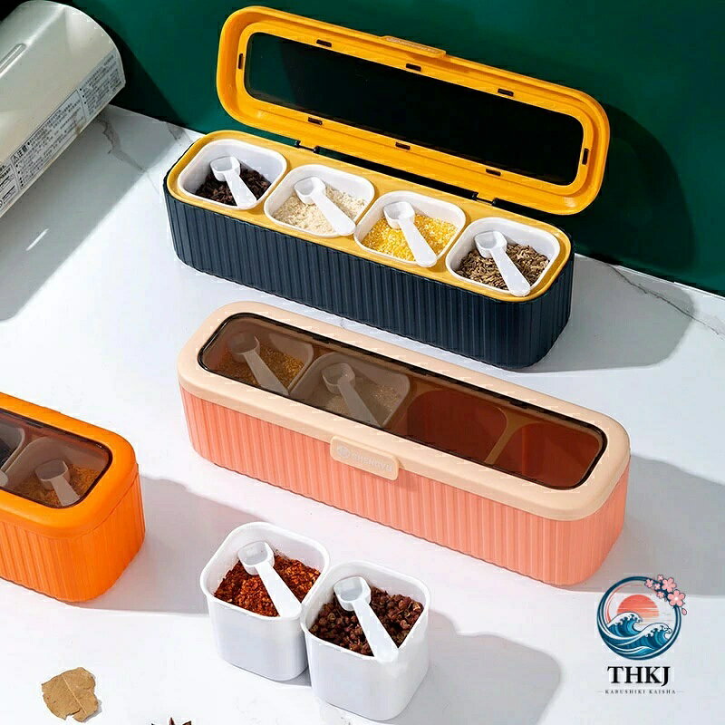 ブランシュストアの調味料ポット 調味料入れ 片手 ガラス 保存 瓶 ワンプッシュ 便利びん 砂糖入れ 塩入れ カバー付き防湿 湿気防止 スプーン付き パッキン付 キッチン収納 分格収納｜アングル2