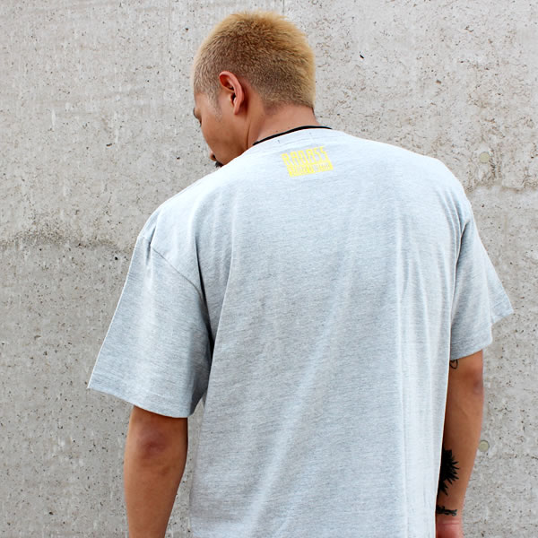 BADASS 5BOX バダス 半袖 Tシャツ グレー×イエロー 灰 黄 メンズ レディース ファッション ストリート B系 スケート BADASS STREET WEAR オシャレ ダンス 衣装 キッズ 大きいサイズ トップス 服 スポーツ アウトドア SKATE SPORTS ロゴ 春 夏 ヒップホップ HIPHOP プリント