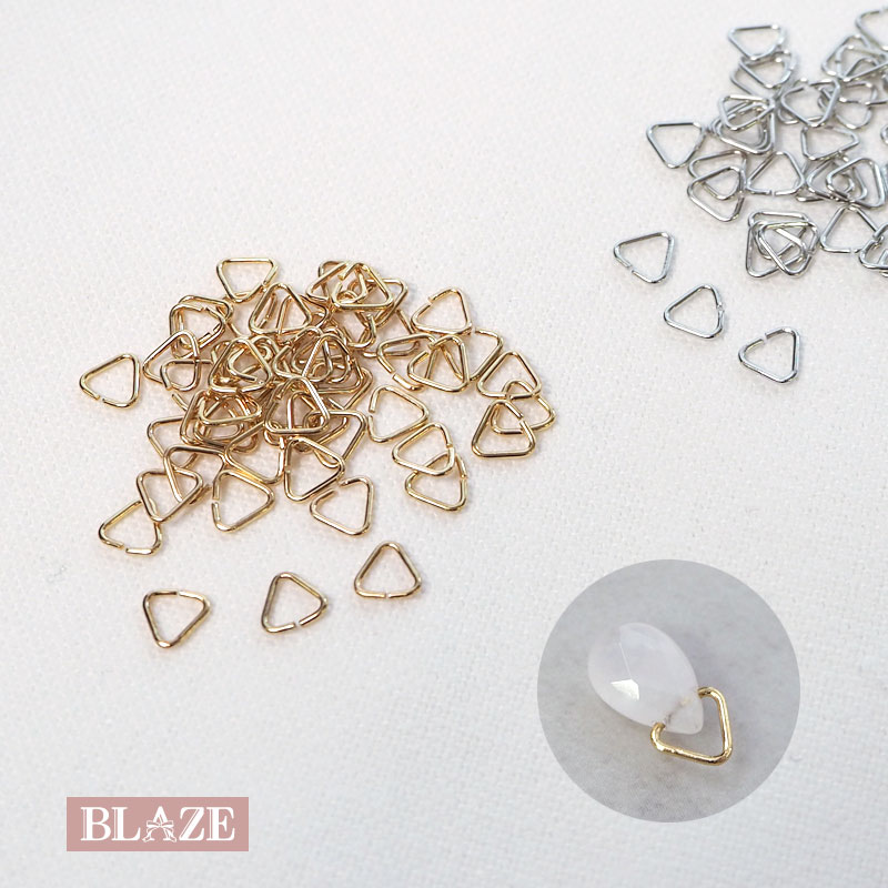 三角カン 50入り 5mm×5mm ゴールド シルバー 基礎金具 基礎パーツ 金具 アクセサリーパーツ パーツ ハンドメイドパーツ ハンドメイド 手作り 手芸 クラフト チャーム 接続パーツ ドロップ しずく ピアス イヤリング ネックレス ペンダントトップ 金 銀