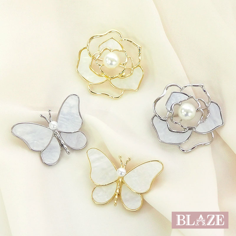 ブローチ フラワー バタフライ バラ 蝶 ローズ コサージュ ラインストーン メタル ゴールド シルバー 卒業式 入学式 プレゼント BLAZE 2/12発売