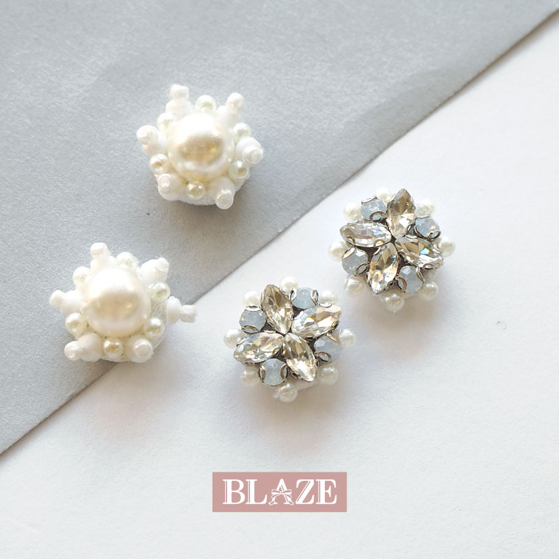 【2個入り】パール ビジュー ボタン 15mm BLAZE ハンドメイド クラフト 手芸 手作り 商用利用可能 資材 素材 作製 装飾 材料 アレンジ リメイク 付け替え 洋服 飾り カーディガン ジャケット おしゃれ 上品 エレガント デザイン 小さめ 透明 クリア ホワイト