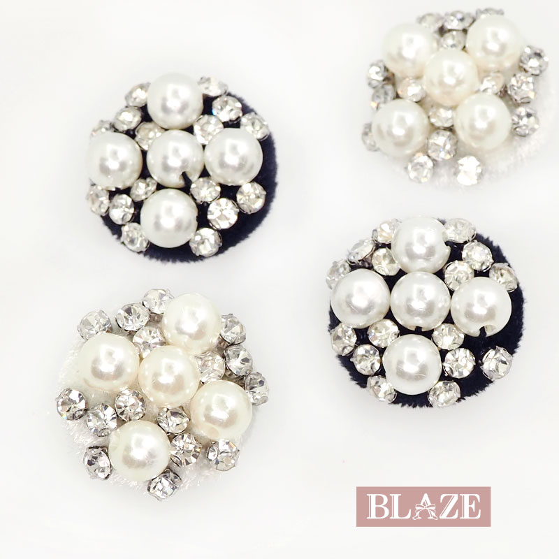 【2個セット】ビジュー ボタン 25mm クロス パール ベロア プラスチック BLAZE 秋冬 ハンドメイド アクセサリー パーツ 商用利用可能 クラフト 手芸 手作り 資材 素材 材料 装飾 飾りボタン アレンジ リメイク 付け替え 洋服 かわいい おしゃれ 上品 ジャケット ブラック