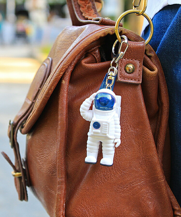 キーホルダー キーライト 光る 宇宙飛行士 アストロノーツ ロケット グッズ スペース マスコット キー..