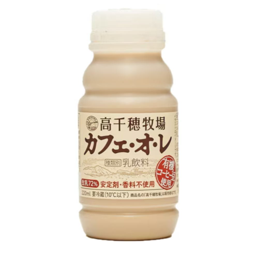 自然の恵みを活かしたおいしさ『高千穂牧場カフェ・オ・レ』、『生乳』のコクと『有機コーヒー豆』を使ったやさしい味わいをブレンドしました 72%も使用している牛乳と、コーヒーがマッチした甘さひかえめでミルクリッチな味わい。 香料、着色料等の添加物を一切加えず素材本来のおいしさを活かしています。 栄養成分（220ml当） エネルギー　158Kcal タンパク質　5.8g 炭水化物　　20.1g 食塩相当　　0.2g カルシウム　183mg 原材料：生乳（20％以上）九州産、砂糖、コーヒー 内容量：220ml 保存方法：要冷蔵（10℃以下） 賞味期間：約12日 製造者：南日本酪農協同株式会社 　　　　宮崎県都城市姫城町32街区3号