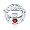 Bling Jewelry 伝統的なアイルランドケルトのラウンドサークルクラダッハブローチピン、レッドハートシェイプのCZ、.925スターリングシルバー製。