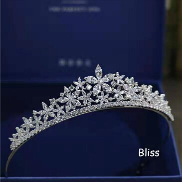 ウェディング アクセサリー【キュービックジルコニア フラワー ティアラ】ヘッドアクセサリー ヘアアクセサリー ブライダル 髪飾り 小枝アクセサリー ナチュラル リーフ ビジュー 花 小物 CZ ジルコン 冠 ※ ウエディング 結婚式 二次会 和装 演奏会 卒業式 発表会