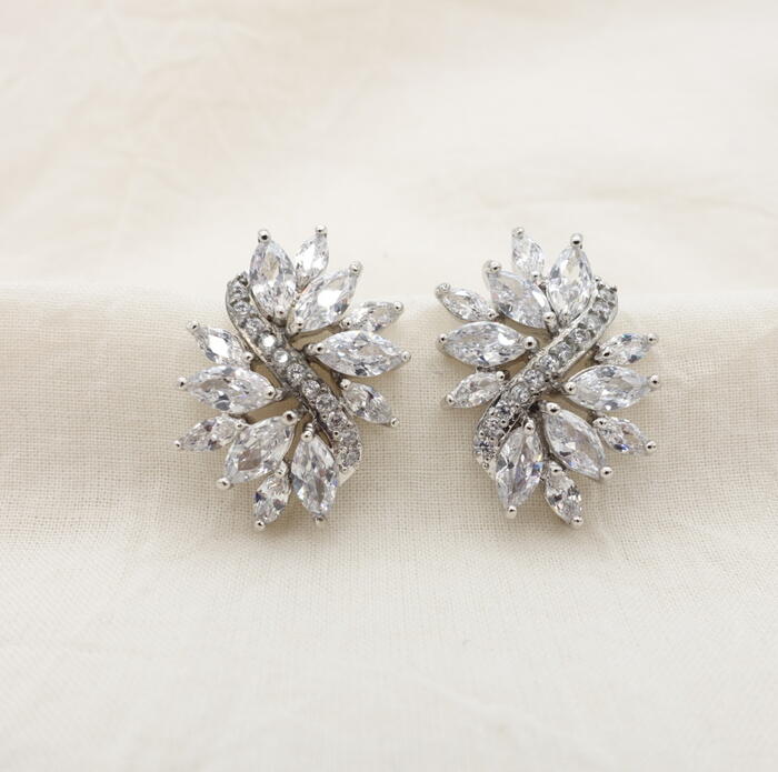 ウェディング アクセサリー【ジルコニア クリスタル ピアス】ブライダル ナチュラル リーフ ビジュー フラワー 花 小物 ※ ウエディング 結婚式 二次会 和装 演奏会 卒業式 発表会 2