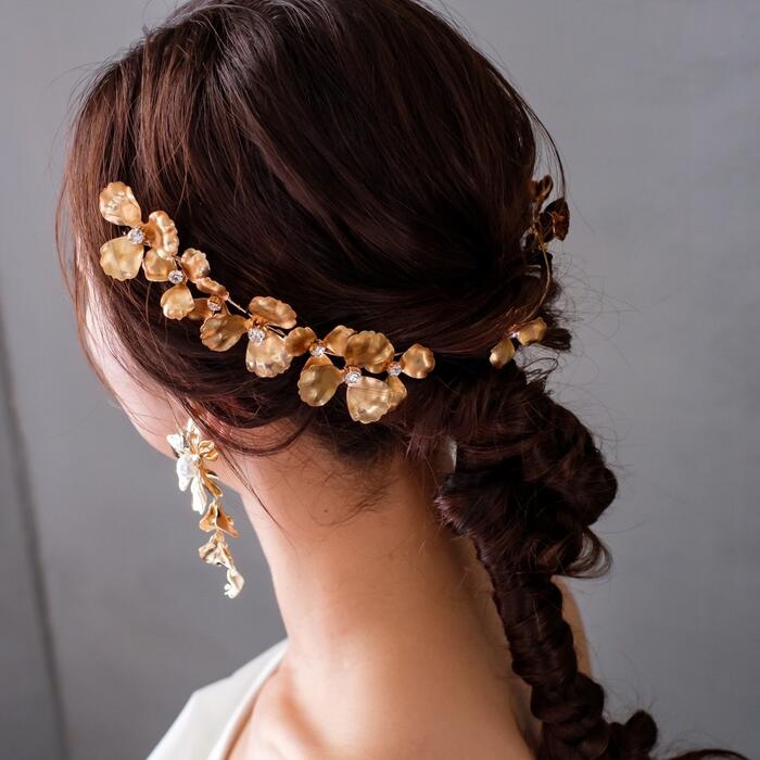 ウェディング ヘッドドレス【ビンテージ ゴールド フラワー グリッター ヘッドドレス】ヘアアクセリー カチューシャ ヘッドアクセサリー ブライダル 花 髪飾り 小枝アクセサリー ナチュラル リーフ 小物 ボタニカル ウエディング 結婚式 二次会 和装 演奏会 成人式 卒業式