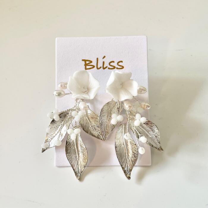 ウェディング アクセサリー【小枝 シルバーリーフ＆フラワー イヤリング （or ピアス より選択】ブライダルアクセサリー ブライダル 小枝 アクセサリー ナチュラル リーフ ビジュー 花 小物 ウエディング 結婚式 アクセサリー 大振り
