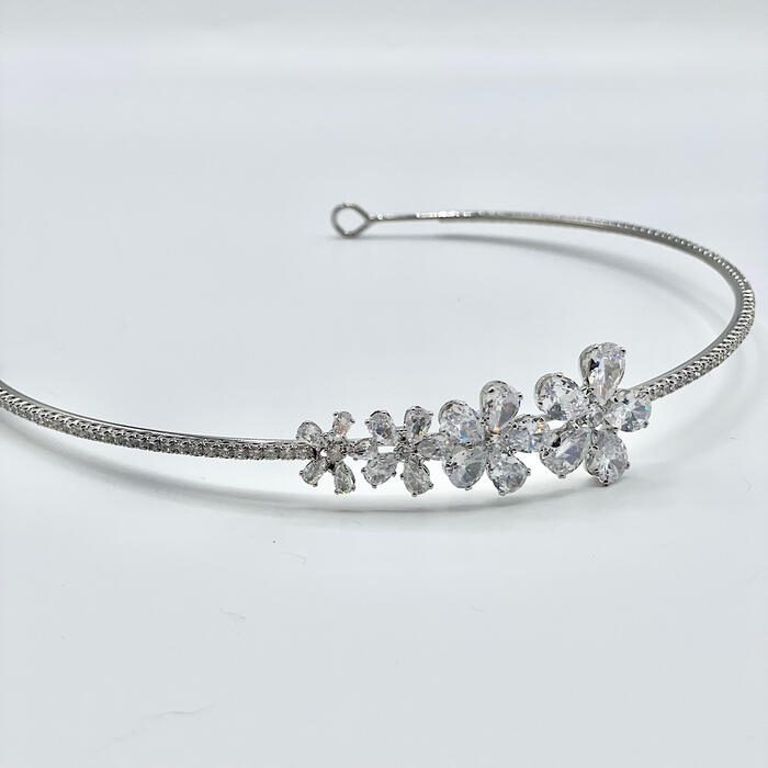 ウェディング ヘッドドレス【ケース付き】 【キュービックジルコニア フラワー カチューシャ】ブライダ..