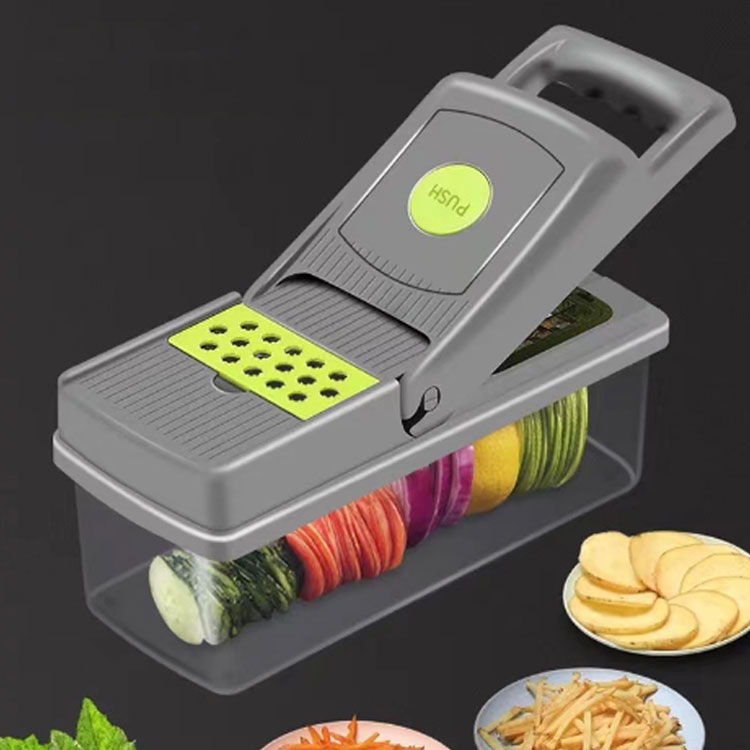 【送料無料】一台8役 マルチ 千切り コンパクト セット スライサー 野菜調理器セット スライサーセット 調理器 家庭 おろし器 料理時短 千切り器 多機能スライサー キャベツ 大根 多機能 指切り防止 安全ホルダー みじん切り 細切り 薄切り 水切り blissful-10003679 プチギフト雑貨店 BLISSFUL サンプル画像3