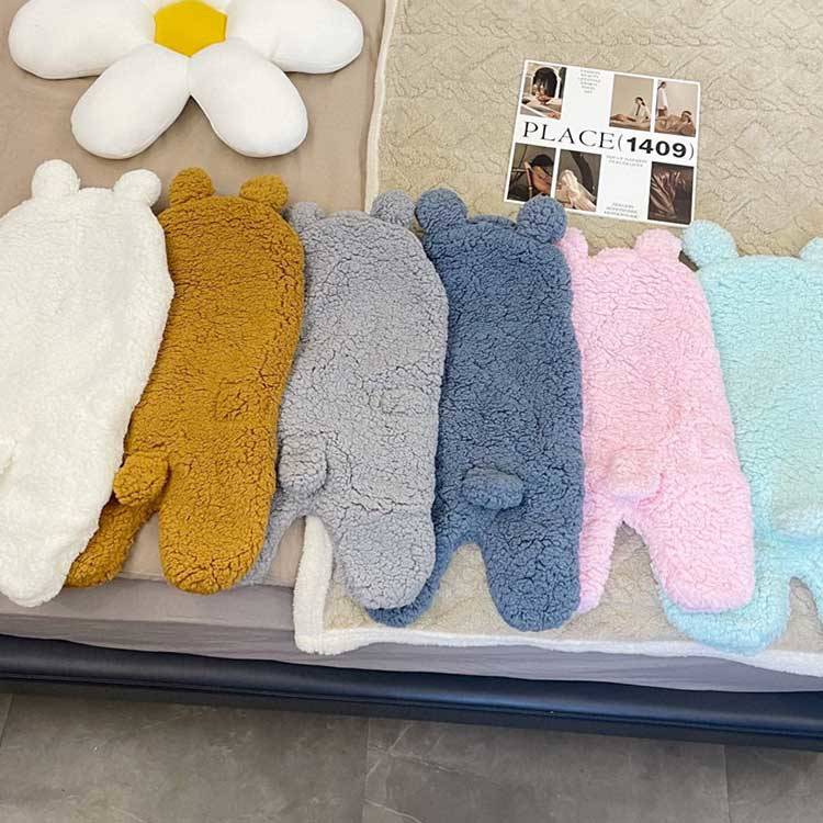お腹の冷え防止に ベビーおくるみ 足付き おくるみ 新生児 ブランケット 寝具 ベビーベッド 冬 ベビー服 赤ちゃん 寝袋 新生児着ぐるみ 無地 熊 出産祝い 記念撮影 ふわふわ もこもこ 可愛い ボア 0−6ヶ月 3