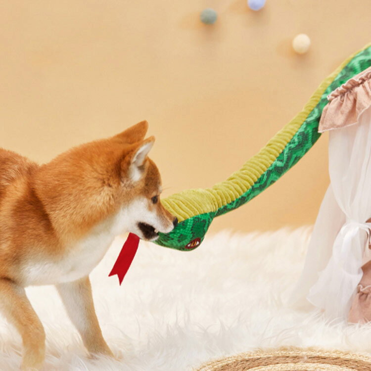 犬 おもちゃ コスプレ ヘビ 乙巳年 蛇 犬 ペット 巳年 新年 玩具 服 干支 動物ぬいぐるみ 年賀状 可愛い 被り物 噛むおもちゃ 音の出る 記念撮影 蛇形 ぬいぐるみ 音が鳴る 猫用スカーフ 運動不足解消ストレス解消グッズ ハロウィン クリスマス 2