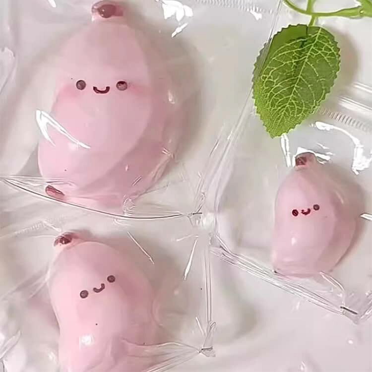 かわいい イチゴ おもちゃ 癒しグッズ キッズ 低反発 スクイーズ 動物 ストレス解消 ストレス解消 おもちゃ フィジェットトイ もちもち 柔らかい 子供 大人 プレゼント blissful-10006661 プチギフト雑貨店 BLISSFUL サンプル画像3