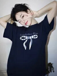 Rakuten - レディースTシャツ 半袖 トップス 短袖 綿 100% 丸首 ゆったり ロング丈 立体プリント 文字柄 数字柄 蝶結び