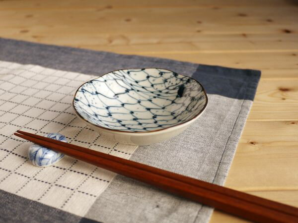 美濃焼 染付小付鉢 アミメ 11cm11cm高4cm かわいい 鉢 小さい 副菜鉢 小付 小鉢 ボウル 食器 和食器 日本製 ブルーム 青風