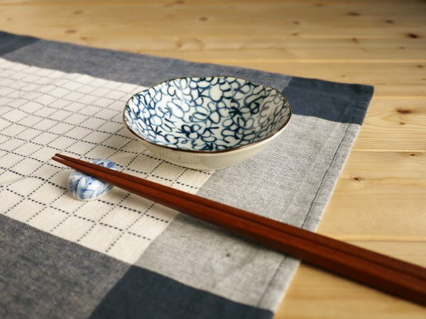 美濃焼 染付小付鉢 線唐草 11cm11cm高4cm かわいい 鉢 小さい 副菜鉢 小付 小鉢 ボウル 食器 和食器 日本製 ブルーム 青風