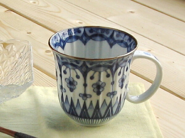 【在庫限り】しだれ小花 マグカップ 径9x高9cm 320ml 美濃焼 ブルーム 日本製 陶器 食器 和食器 和風 染付 花 3