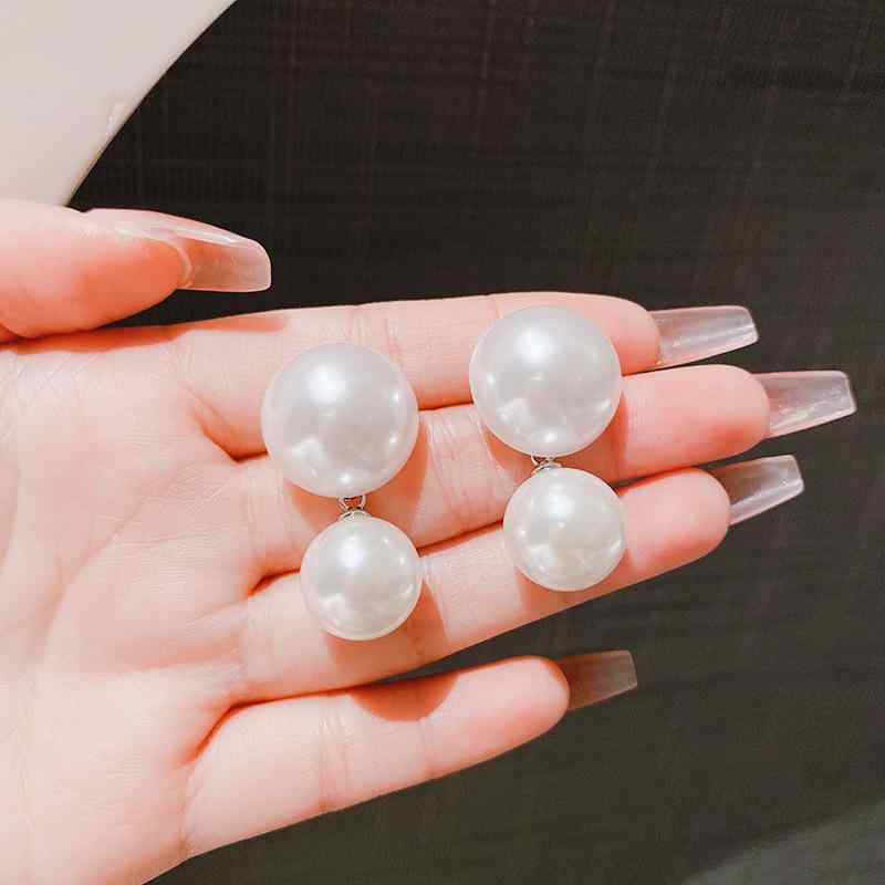 ・カテゴリ: ピアス・ピアス・素材: ミックス素材・モチーフ: 星座、ドール、クラウン、ハート、フルーツ、フラワー、リボン、昆虫、キャラクター、リーフ、ウェーブ、ひし形、U字型、ドロップ、星、幾何学、アニマル・干支、レター・ナンバー・加工技術: メッキ・カラー展開: ホワイト・デザイン要素: かすみ草、雪の結晶、星、自然・スタイル: インスタ風、個性的トレンド・対象: レディース