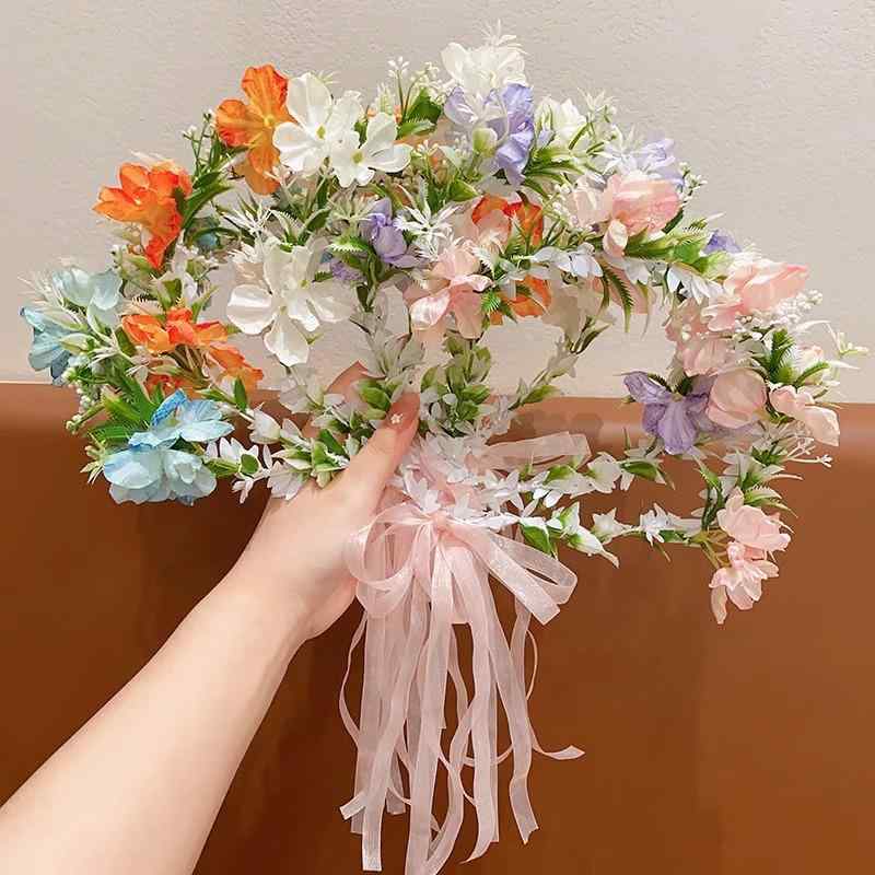 カチューシャ キッズ 女の子 軽量 簡単装着 ヘアアクセサリー 髪飾り 花冠 フラワ...